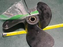 Charger l'image dans la galerie, OMC 391534 PROPELLER 3 blade Superseded by 0763586 - PROPELLER 8.25X9 with prop nut &amp; pin
