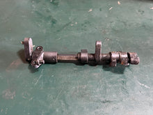 Cargar imagen en el visor de la galería, f 25 hp Yamaha upper shift rod lever assy 65W-44121-00-00 65W-44122-00-00 OEM Four Stroke
