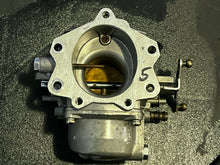 Cargar imagen en el visor de la galería, 225 hp Yamaha 76 degree CARBURETOR starboard 1-3-5 62J-14100-00-00 62J-14101-00-00 62J-14102-00-00 two stroke 1994-1996
