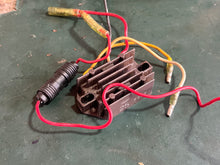 Cargar imagen en el visor de la galería, 40 50 hp Nissan Tohatsu voltage RECTIFIER regulator 3C8760600 two stroke - some 90 hp
