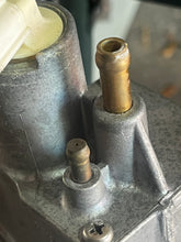Cargar imagen en el visor de la galería, sold mar2026——PARTS ONLY - DF 50 40 hp Suzuki VST 15600-87J01 15600-87J11 FUEL VAPOR SEPARATOR Four Stroke 1999-2010 NO FUEL 
