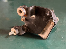 Charger l'image dans la galerie, 250 - 90 hp Evinrude Ficht 0985064 SOLENOID 985064 0346784 BRACKET electrical OEM two stroke
