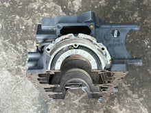 Cargar imagen en el visor de la galería, 300 hp Yamaha HPDI CRANKCASE BLOCK 6D0-15100-00-1S w COVER two stroke HPDI 2003-2009
