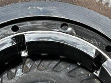 Cargar imagen en el visor de la galería, 200 225 hp Evinrude FLYWHEEL ASSY 583146 583426 two stroke 1992-2002 looper carb
