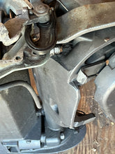 Cargar imagen en el visor de la galería, 150 200 hp Yamaha 25” MIDSECTION two stroke 2.6 hpdi 2000-2005 UPPER CASING 6E5-45111-23-8D SWIVEL 64E-43311-20-8D CLAMPS 64E
