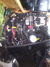 Cargar imagen en el visor de la galería, 115 hp Mercury four stroke 25 inch outboard
