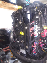 Cargar imagen en el visor de la galería, 115 hp Mercury four stroke 25 inch outboard
