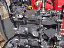 Cargar imagen en el visor de la galería, 60 70 hp johnson evinrude 1989 and up powerhead on mid w trim
