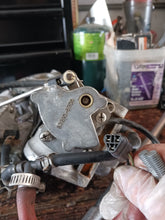 Cargar imagen en el visor de la galería, DT 150 175 200 hp suzuki throttle valve switch assy 37810-87D13
