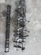 Charger l'image dans la galerie, Bf115,130 honda camshaft rockers cylinder head cover

