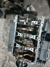 Charger l'image dans la galerie, Df 200 225 250 Suzuki 6 cylinder heads,block,crankshaft
