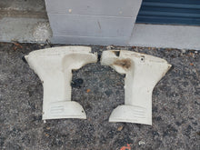 Cargar imagen en el visor de la galería, 25, 35 Johnson Evinrude two stroke three cylinder side covers
