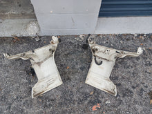 Cargar imagen en el visor de la galería, 25, 35 Johnson Evinrude two stroke three cylinder side covers
