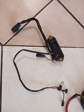 Charger l'image dans la galerie, 20 25 28 30 35 40 48 50 omc johnson evinrude cdi powerpack 0585224 OEM
