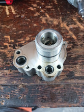 Load image into Gallery viewer, F25 40 50 yamaha oil pump
