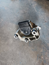 Cargar imagen en el visor de la galería, Sensor Unit Yamaha 4.2 liter 200 225 250 300 6CB-8A410-10-00
