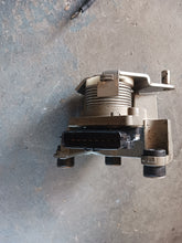 Cargar imagen en el visor de la galería, Sensor Unit Yamaha 4.2 liter 200 225 250 300 6CB-8A410-10-00
