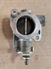 Charger l'image dans la galerie, DF 30 25 hp Suzuki THROTTLE BODY 13300-94L00 four stroke 2015-2024
