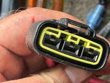 Cargar imagen en el visor de la galería, DF 175 hp Suzuki engine WIRING HARNESS 36610-96L50 four stroke 2019-2021
