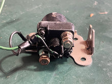 Charger l'image dans la galerie, 40 50 hp Nissan Tohatsu STARTER SOLENOID relay 34676-0400M PLATE 3C871-0350M Two Stroke 2002 many HPs
