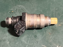 Load image into Gallery viewer, 250 225 200 150 HP Yamaha OX66 FUEL INJECTORS 65L-13761-00-00 Two Stroke 1997-2004
