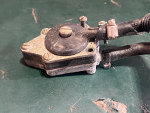Charger l'image dans la galerie, 70 hp Johnson 0385784 FUEL PUMP ASSY two stroke 50 - 140 hp 1973-83
