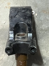 Cargar imagen en el visor de la galería, DF 30 hp Suzuki STEERING ARM BRACKET 43750-94L00-YAY four stroke 2018
