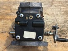 Load image into Gallery viewer, 60 hp Johnson Evinrude CARBURETOR ASSY 0437089 0437087 0439453 Two Stroke 1995 94-97 J60TLEOC, molding numbers 340167 338069 330503 - compatible 50 hp

