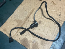 Charger l'image dans la galerie, 150 hp Yamaha 6R3-85730-02-00 OIL LEVEL Sender GAUGE 1991-2001 two stroke vmax ASSY 175 200 hp
