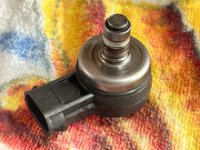 Charger l'image dans la galerie, 115 hp Mercury Optimax AIR INJECTOR 884595A01 8M0021551 Two Stroke DFI some compatibility 75 - 300 hp
