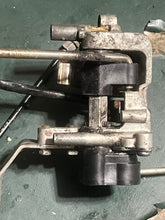 Charger l'image dans la galerie, DF 30 25 hp Suzuki SHIFT ROD (S &amp; L) 25111-94L00 CLUTCH SHAFT LEVER 21210-94L00 ROD 23211-94L00 HOLDER 21151-94L00 four strok
