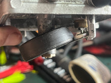 Charger l'image dans la galerie, PARTS ONLY DT 65 55 hp Suzuki 13201-94700 CARBURETOR 1 two stroke 1985-1987 13201-94701
