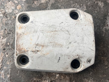 Load image into Gallery viewer, 90 - 225 hp Johnson Evinrude 37773 0338741 lower engine mount covers v4 v6 TWO STROKE 1993-2000 90-225 hp compatibility
