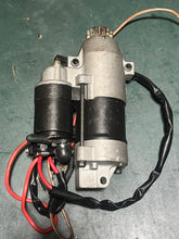 Cargar imagen en el visor de la galería, 150 175 200 hp Yamaha STARTER 68F-81800-01-00 STARTING MOTOR starter 2000-14 two stroke HPDI
