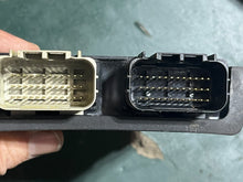 Cargar imagen en el visor de la galería, DF 200 hp Suzuki 33920-96L80 ecu ENGINE CONTROL UNIT four stroke 2019 HIGH HOURS
