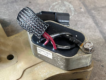 Cargar imagen en el visor de la galería, 175 150 135 115 hp Ficht Evinrude FILTER MODULE 0586546 BASE PLATE 3010815 two stroke 2000-2005
