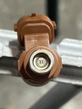 Cargar imagen en el visor de la galería, DF 150 hp Suzuki FUEL INJECTORS 15710-96J00 DELIVERY PIPE rail 15751-96J00 four stroke 175 200 hp compatible
