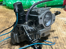 Load image into Gallery viewer, 90 75 hp Yamaha CARBURETOR SET 6H1-07 6H1-14301-07-00 6H1-14302-07-00 6H1-14303-07-00 Two Stroke 1992-2003
