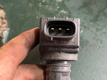Load image into Gallery viewer, DF 225 200 225 hp Suzuki IGNITION COIL 33410-93J00 h6t11171 four stroke 2007-22
