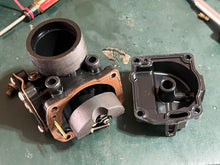 Charger l'image dans la galerie, 115 hp Johnson Evinrude 0439208 436798 CARBURETOR BODY, 334961 BOWL, #74D JET two stroke

