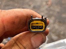 Load image into Gallery viewer, f 115 hp Yamaha PULSER COIL 6CB-85580-00-00 BASE 6EK-85561-00-00 four stroke 2014-2025
