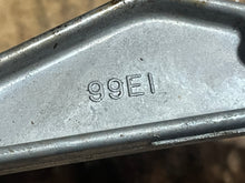 Charger l'image dans la galerie, DF 60 70 HP Suzuki 31911-99e00 Starter Bracket 1998-2009 four stroke
