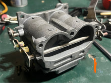 Load image into Gallery viewer, 150 hp Johnson Evinrude CARBURETOR SET 0389990 389991 389992 Two Stroke 1979 body# 324955, LINK PIN THROTTLE ARM 0387378, LIN
