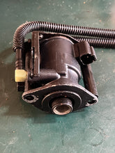 Load image into Gallery viewer, 225 hp Ficht 5001471 05001471 STARBOARD Fuel Injector 5004444 two stroke 200 225 hp

