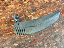 Cargar imagen en el visor de la galería, 50 40 30 hp Mercury FRONT LATCH 828463 SCREWS 4001987 Two Stroke 3 Cylinder
