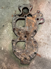Load image into Gallery viewer, sold june2026—25 35 hp Johnson Evinrude CYLINDER HEAD COVER 0327673 two stroke 2 cylinder 1979-1981
