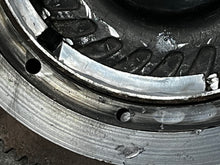 Cargar imagen en el visor de la galería, 200 225 hp Evinrude FLYWHEEL ASSY 583146 583426 two stroke 1992-2002 looper carb
