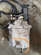 Cargar imagen en el visor de la galería, f 150 hp Yamaha VST 63P-14180-00-00 FLOAT CHAMBER &amp; 63P-13907-01-00 FUEL PUMP tested FOUR STROKE 2005 nla, super #s: 63P-1418
