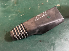 Cargar imagen en el visor de la galería, sold ebay nov2023—90 115 150 175 hp Johnson 0336383 Fuel &amp; electrical COVER, 0336384 Fuel &amp; elect grommet 0336634 RETAINER TW
