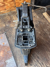 Cargar imagen en el visor de la galería, 90 hp Mercury MIDSECTION DRIVESHAFT HOUSING 8974A11 SWIVEL 1499-8710A4 8710A17 8710A20 8M0102865 STEERING ARM PIN 12079A3 120
